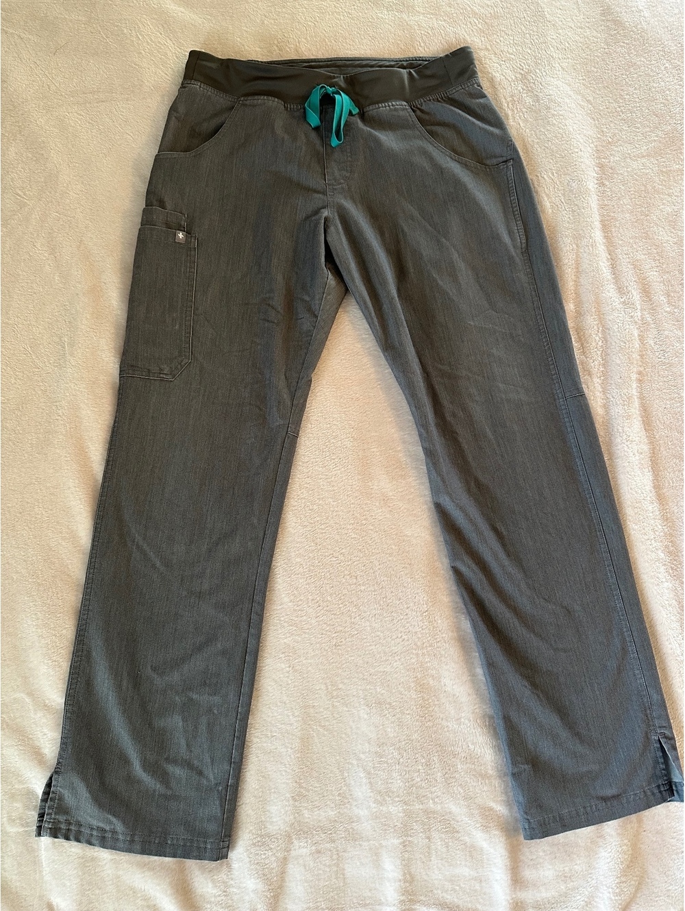 FIGS Kade Straight-Leg Cargo Pants - Graphite Gray (Size M)